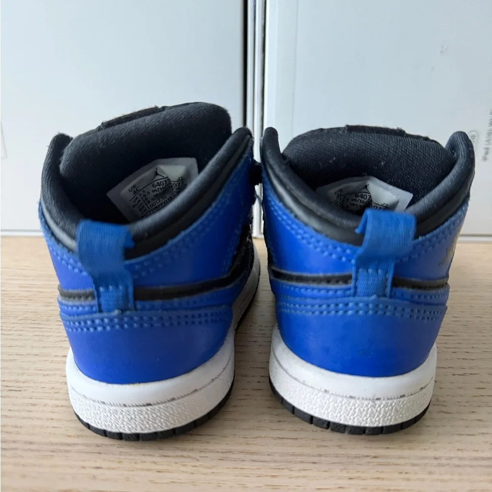 Air Jordan 1 Retro “Royal” Kids Size 4C